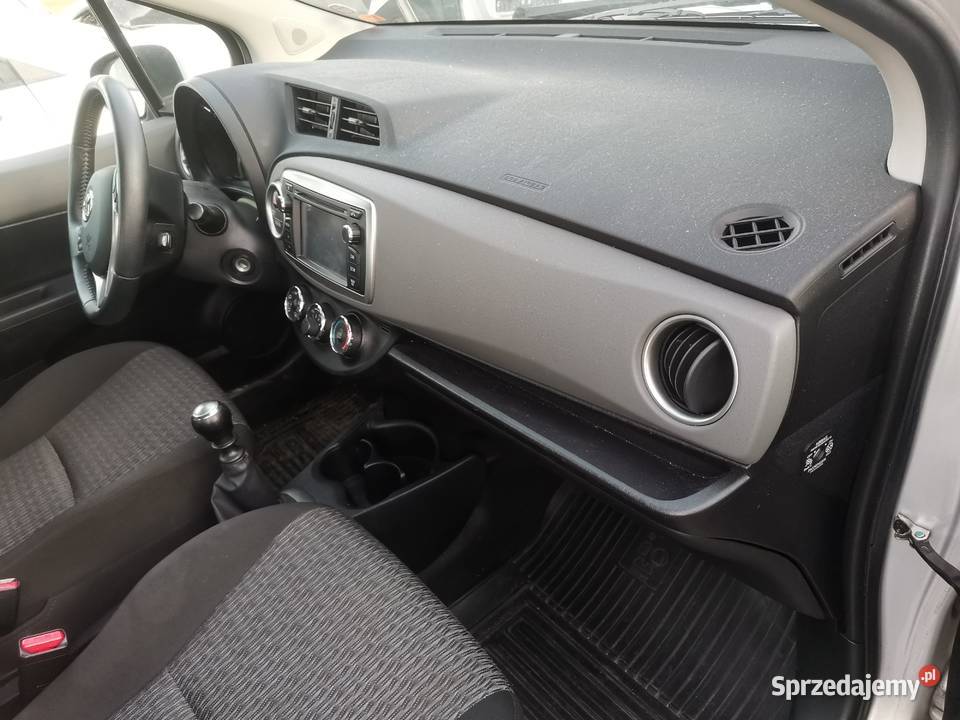 Toyota Yaris III 2013 13 benzyna Niski przebieg Drezdenko