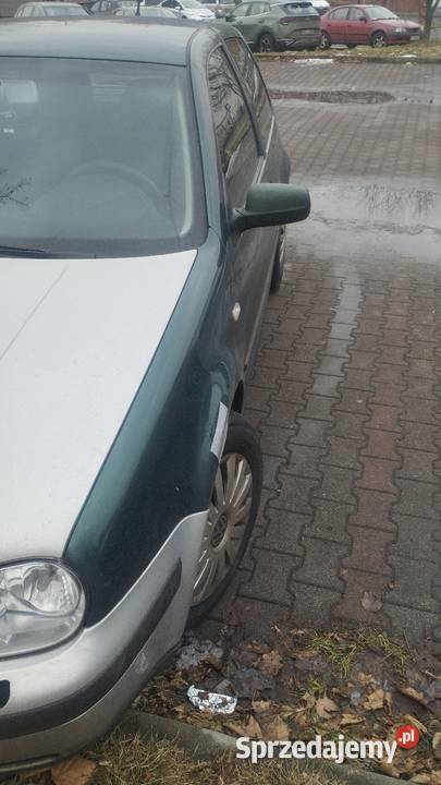 Sprzedam wv golfa 4 14 benzyna 249606km śląskie Siemianowice Śląskie