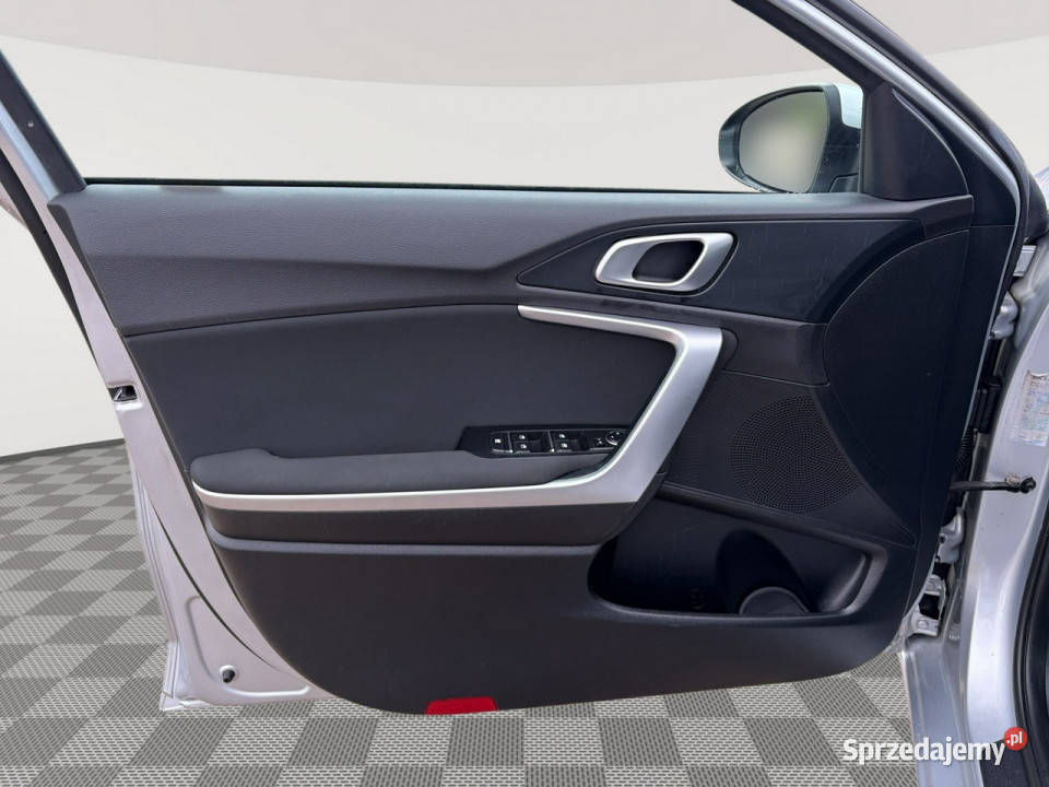 Kia Ceed PY2383515 TGDI M 2 stref klima Kcof ASR (kontrola trakcji) Pępowo