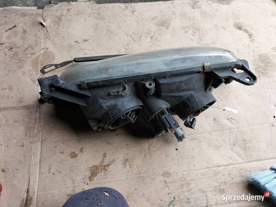 TOYOTA AVENSIS 1 T22 LAMPA PRZÓD PRAWA Kamień-Kolonia