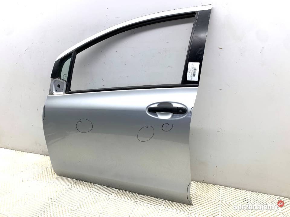 DRZWI LEWY PRZÓD TOYOTA YARIS II Hatchback 0514