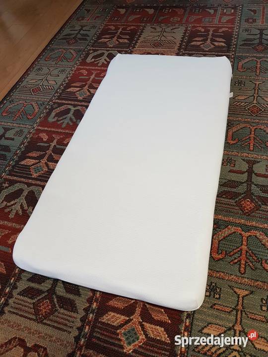 Łóżeczko drewnian z materacem podkarpackie Żołynia sprzedam