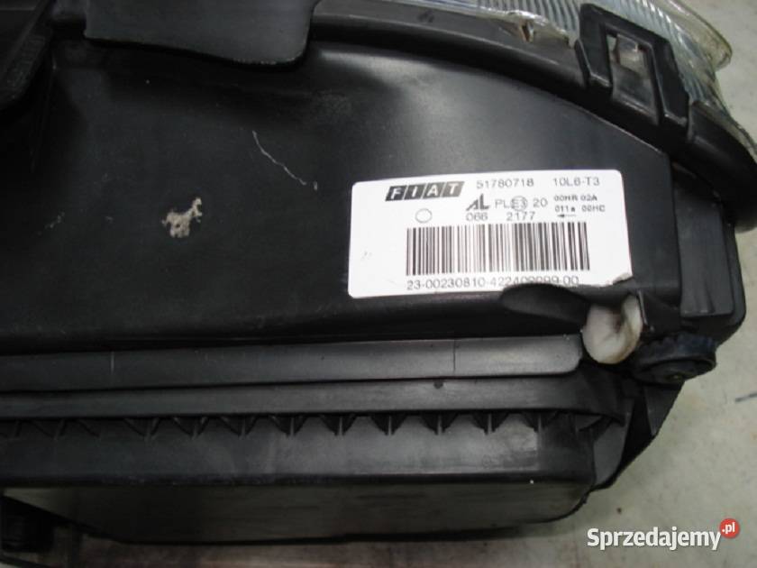 multipla 2 lampa przednia prawa Rok produkcji 2006 sprzedam