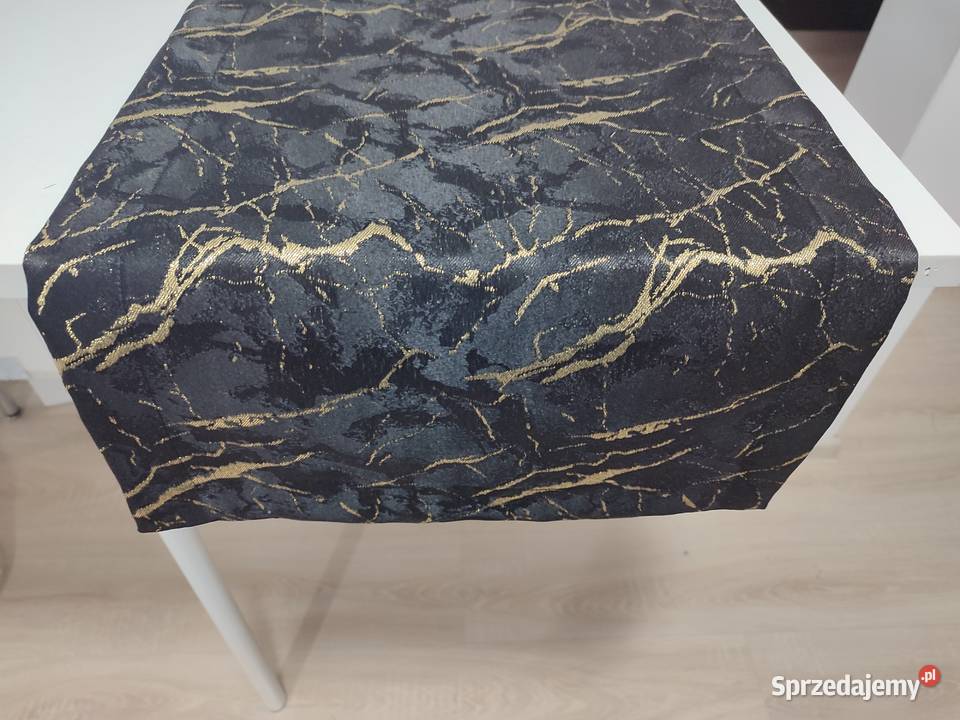 Serweta bieżnik czarno złoty Lipnica