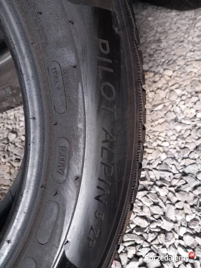 Sprzedam opony zimowe Michelin 22560 18tki 225 Opony