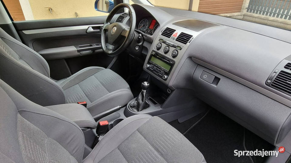 Volkswagen Touran 20 TDI 6 Bieg Klimatron Lift 186000km Touran Płońsk