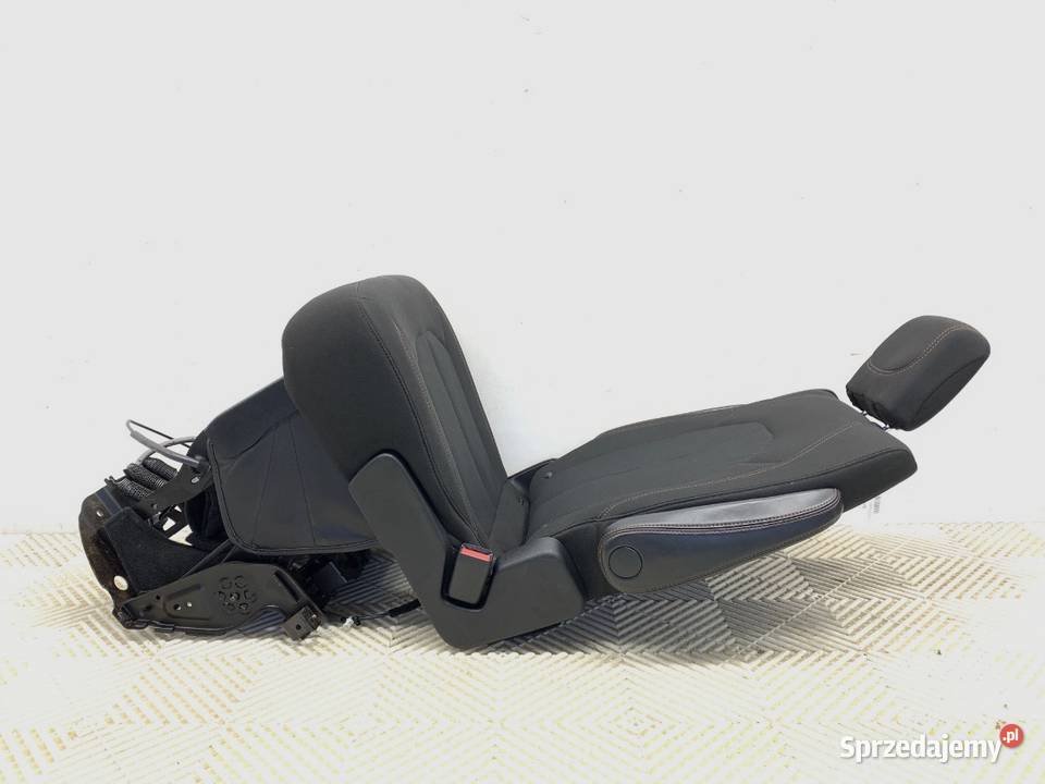 FOTEL TYŁ PRAWY CHRYSLER PACIFICA Minivan