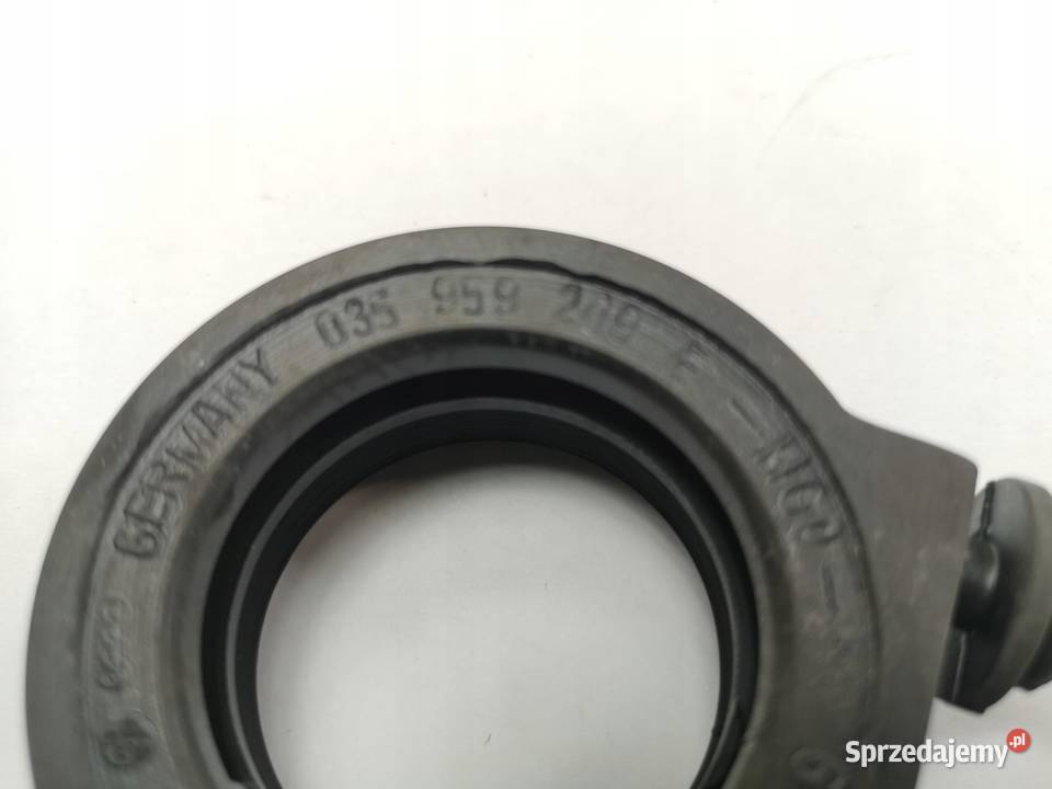 TULEJA POMPY WODY VOLKSWAGEN SHARAN 20 TDI osobowe lubelskie sprzedam