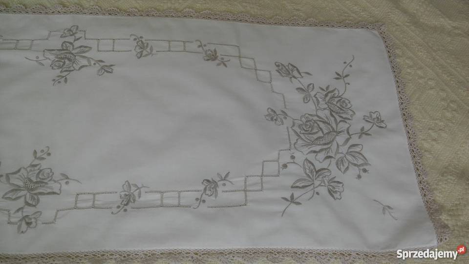 serwetka serweta bieżnik bogaty haft w kwiatowe Gdańsk