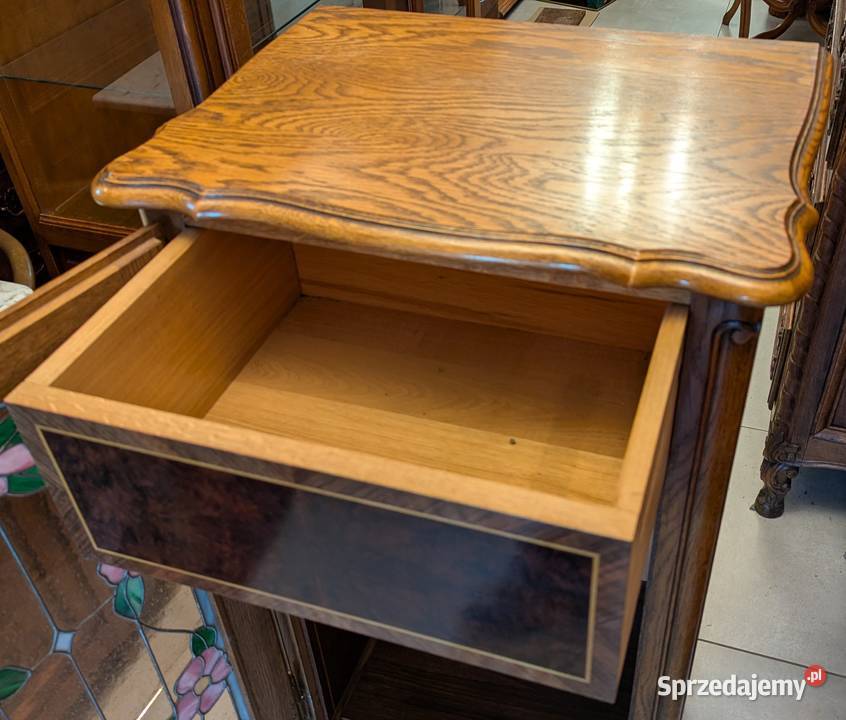 Piękna dębowa witryna udwikowska z witrażemsklep Dąbrowa Górnicza