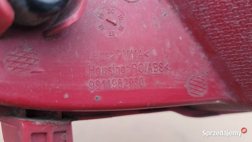 PEUGEOT 5008 II LEWA LEWY TYŁ TYLNA LAMPA