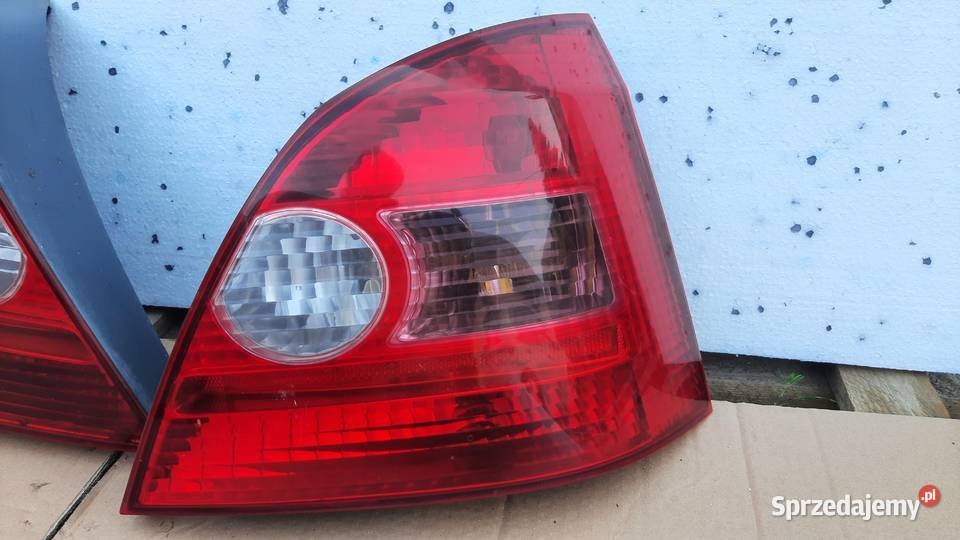 lampa tylna prawa lewa Honda Civic VII 5 drzwi Dębno
