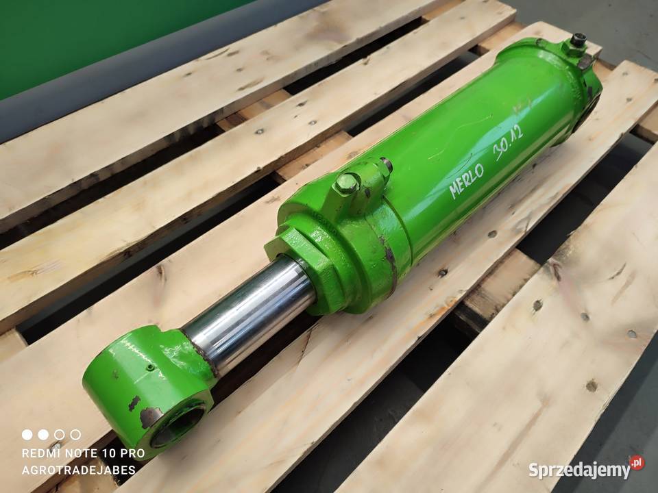 Siłownik hydrauliczny poziomowania łyżki MERLO Wilkowo sprzedam