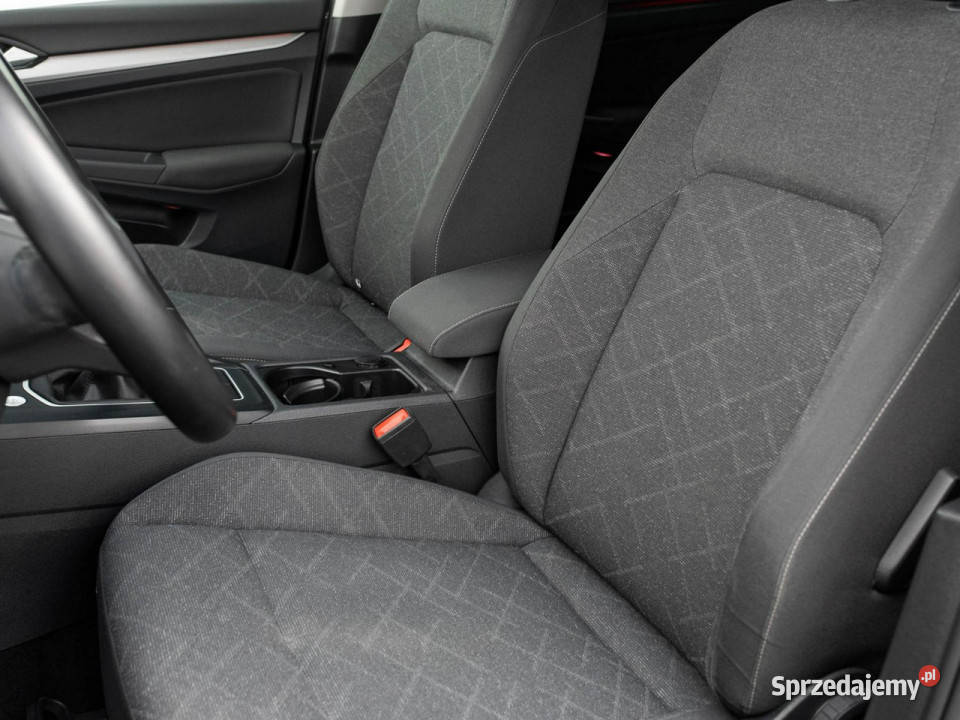 Volkswagen Golf CT241AA15 TSI Life Ambient Pępowo