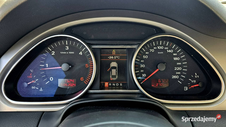Audi Q7 SPRZEDANYNiski PRZEBIEGSuper stan 30 TDI podgrzewane fotele dolnośląskie sprzedam