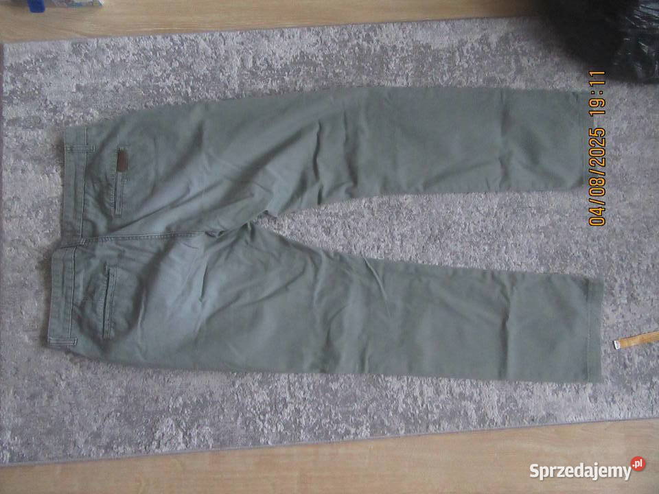 Eleganckie męskie spodnie sprzedam