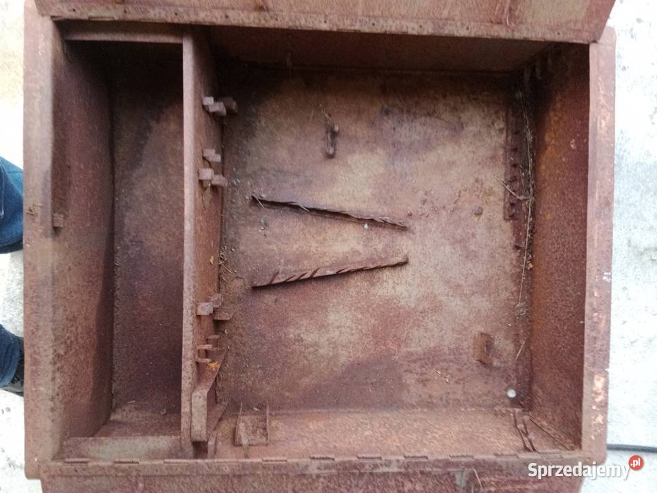 Stara z PRL u metalowa szafka na narzędzia łódzkie Poddębice