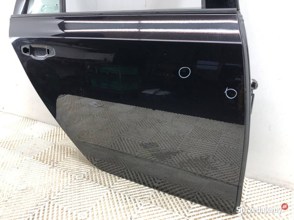 DRZWI PRAWY TYŁ SKODA OCTAVIA III Kombi CZARNY osobowe