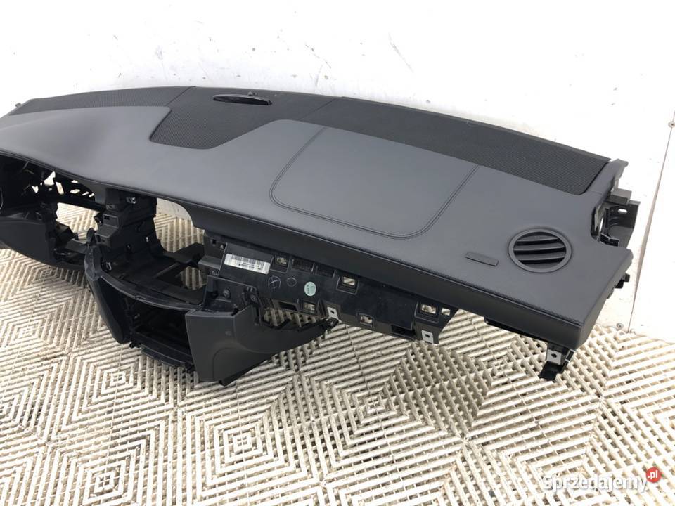 KOKPIT PODUSZKI PASY KOMPLET MERCEDES C218