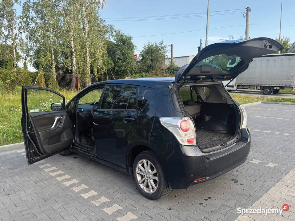 Toyota Verso Pierwszy właściciel Toyota Verso 20 Rok produkcji 2011 Ożarów Mazowiecki sprzedam