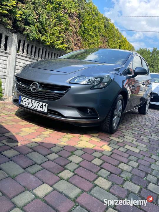 Opel Corsa e Czarna