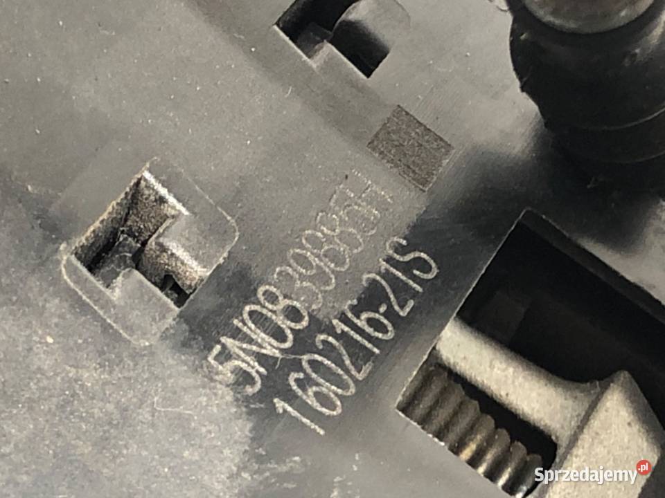 KLAMKA ZEWNĘTRZNA LEWY TYŁ VW GOLF VII Hatchback