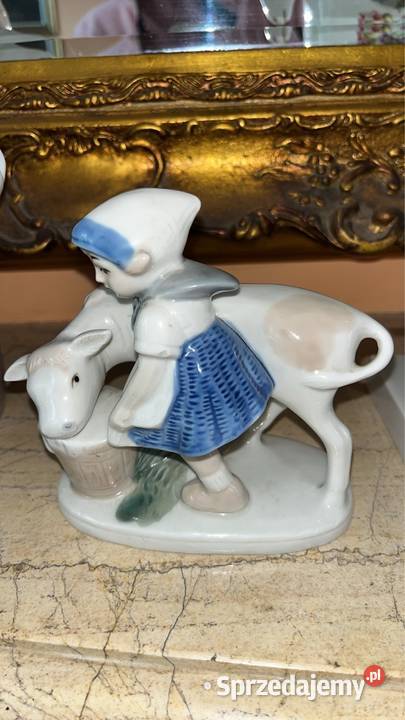 Figurka dziewczynki z krówką Bez sygnatury Ale Porcelana i szkło Gdańsk