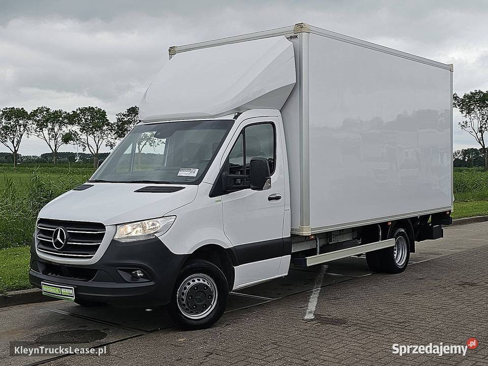MercedesBenz SPRINTER 516 kontener winda