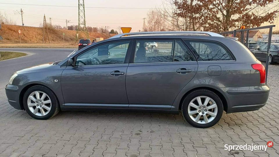Toyota Avensis 18 Executive Xenon Navi 8kół II podgrzewane fotele Stare Budy