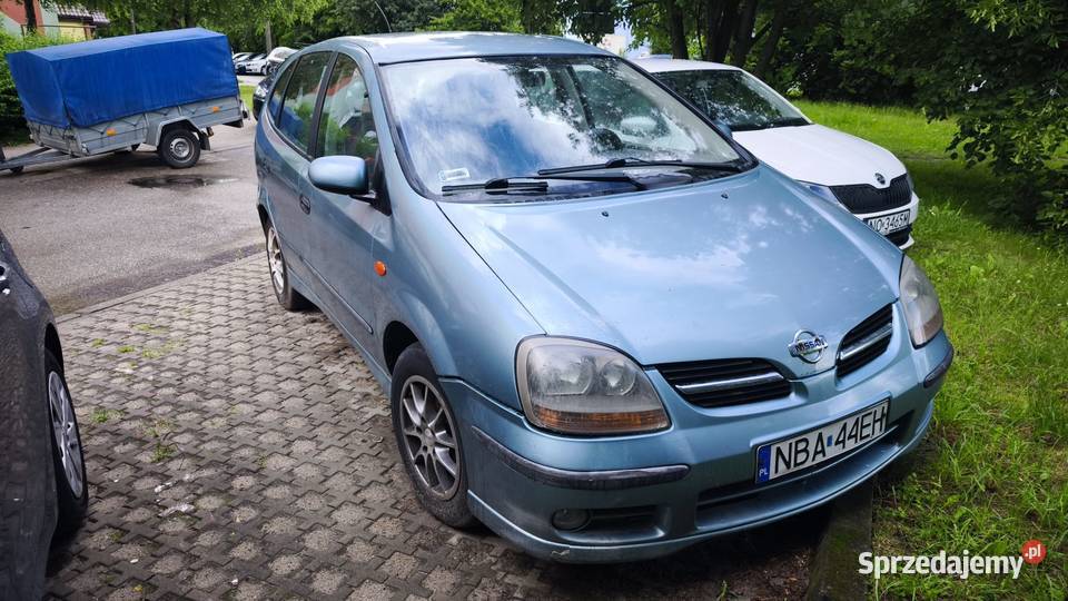 Nissan Almera Tino