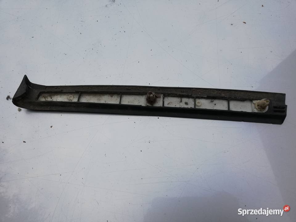 Mercedes w210 Listwa uszczelka błotnika lewa Karoseria małopolskie Stary Sącz