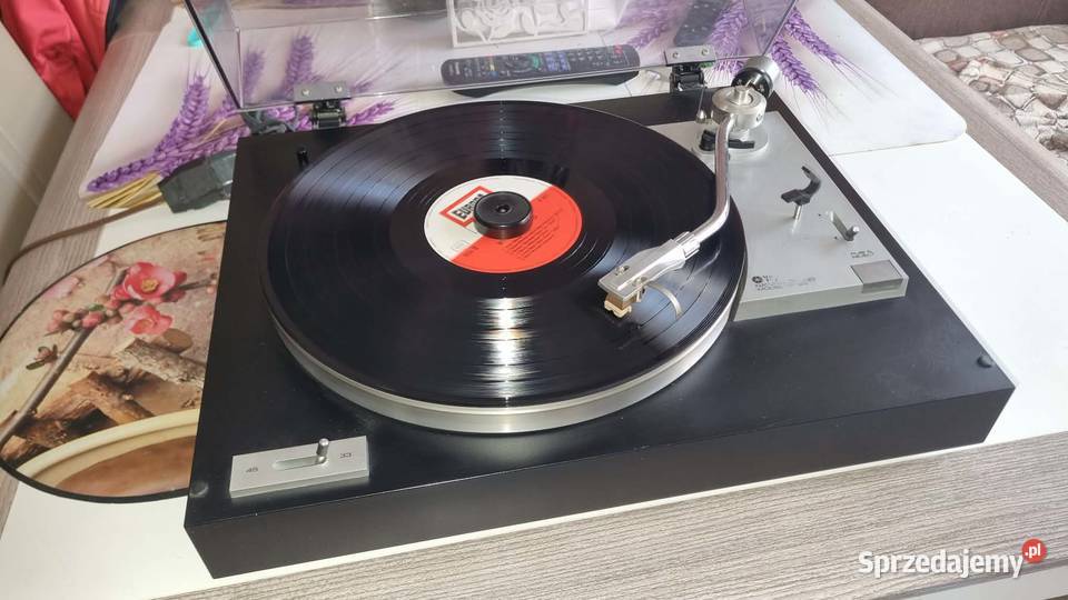 Gramofon Yamaha YP211 Belt Drive Półautomat Warta