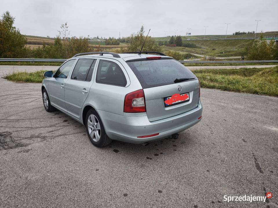 Skoda Octavia 16tdi 105 2009r światła przeciwmgielne Octavia Jarosław