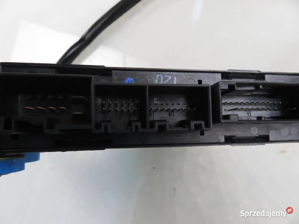 PODNOŚNIK SZYBY PRAWY PRZEDNI AUDI A4 B6