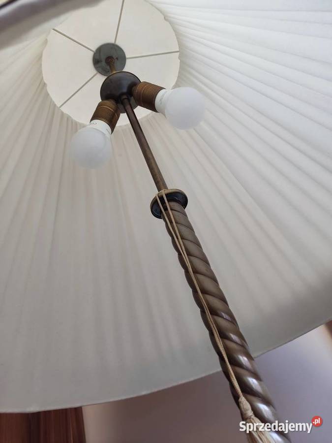 Lampa stojąca mosiężna z plisowanym abażurem Głuchołazy
