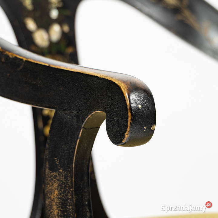 Zabytkowy czarny fotel biblioteczny z Swarzędz