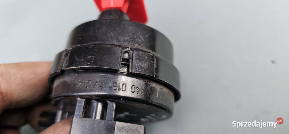 Siłownik klapki wlewu paliwa mercedes w210 wielkopolskie Zbąszyń