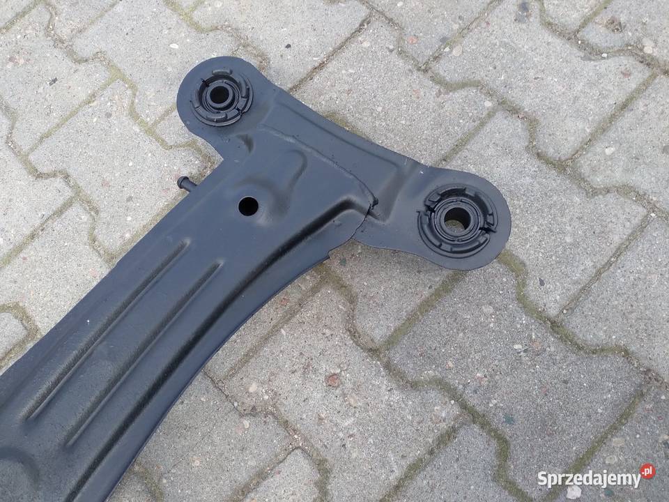 Belka tylnego zawieszenia Toyota Camry III gen