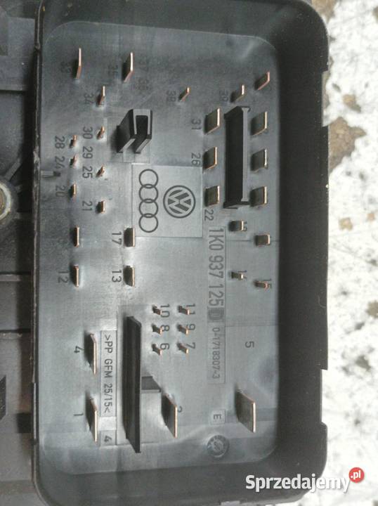 SKRZYNKA BEZPIECZNIKÓW 1K0937629A 1K0937118