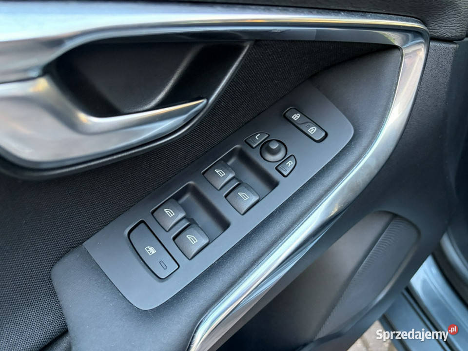 Volvo V40 16 benzyna Xenony Licznik cyfrowy benzyna Lipówki sprzedam
