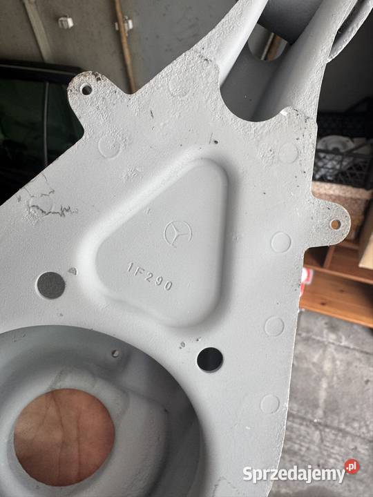 Wahacz dolny tył Mercedes w124 piaskowaniu i osobowe Katowice sprzedam