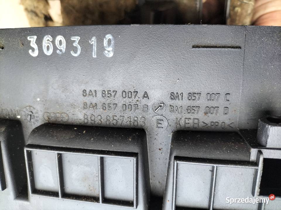 AUDI 80 B4 80B4 RAMKA RADIA ŚRODKOWA KRATKA Kamień-Kolonia