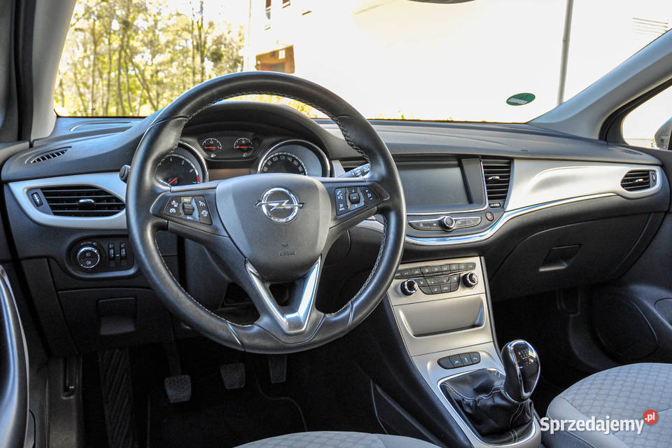 Opel Astra J 14T Bezwypadkowy 2015 r 99 Wrocław