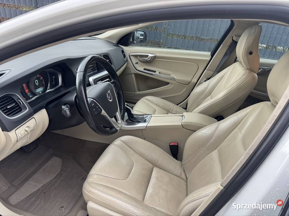 Volvo s60 25 t 300 koni niski przebieg elektrochrom. lusterka boczne Radziechowy