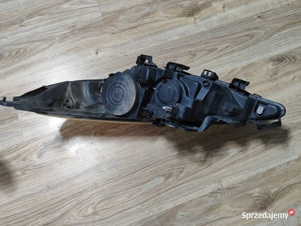 Lampy przednie Peugot 207 Anglika sprzedaż razem Rok produkcji 2007 Żnin sprzedam