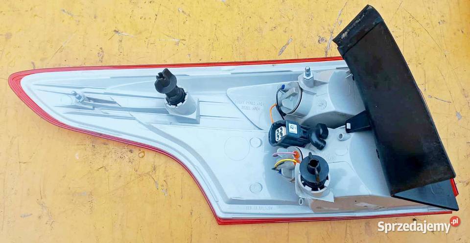 FORD FOCUS MK3 KOMBI 2010 2014 BM5113404G LAMPA Części samochodowe Radom