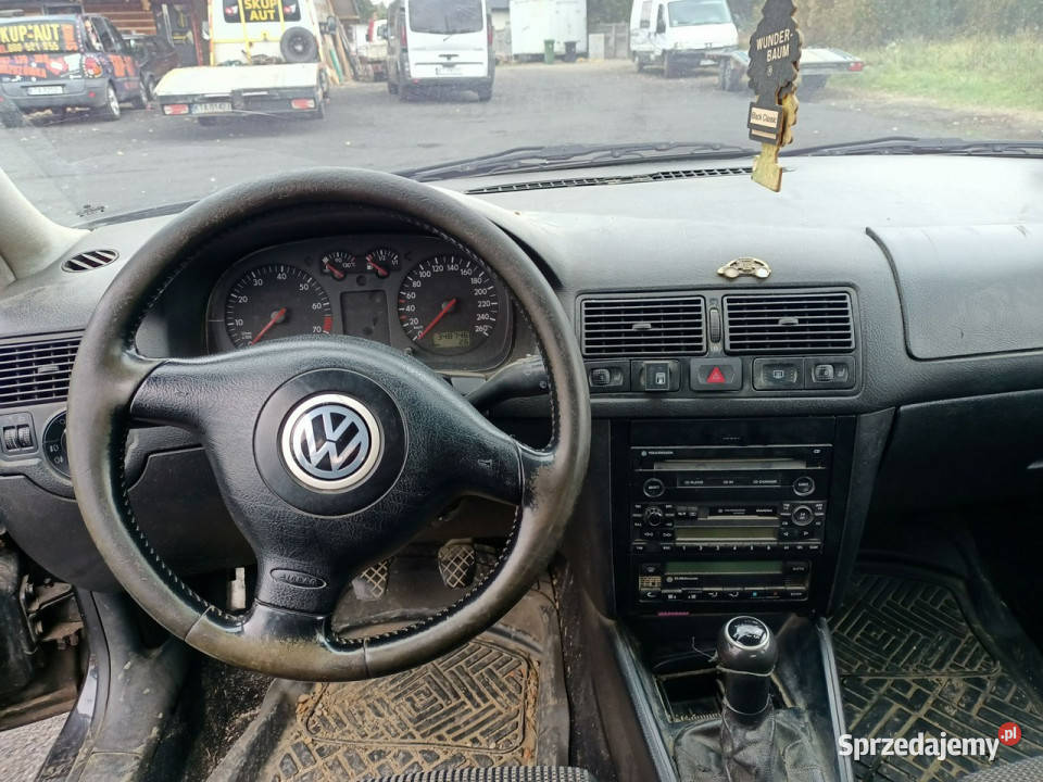 Volkswagen Golf Volkswagen Golf 4 16 LPG 99r IV czarny małopolskie Tarnów