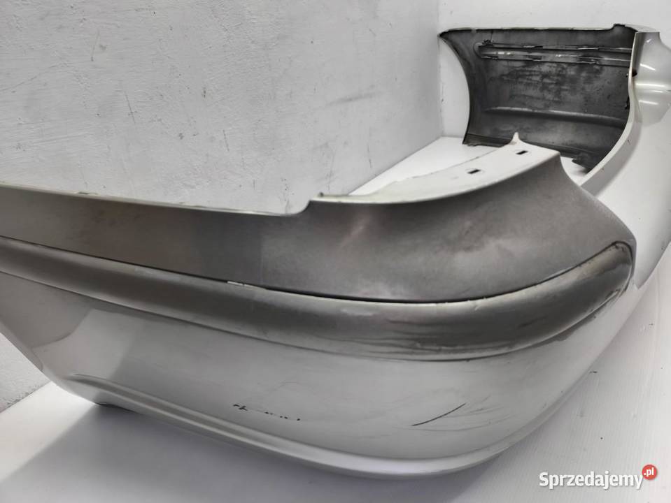 ZDERZAK TYŁ TYLNY TOYOTA AVENSIS II T25 KOMBI