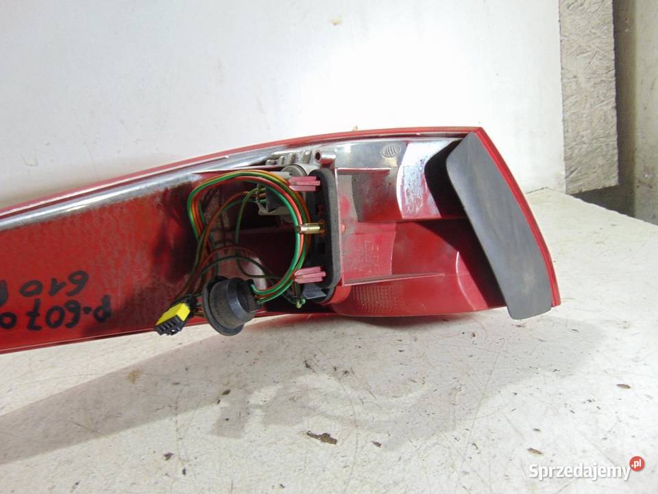 LAMPA PRAWA TYLNA TYŁ PEUGEOT 607 osobowe