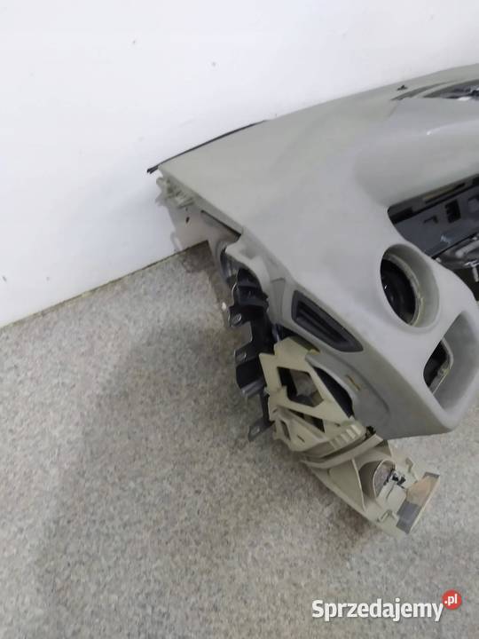 DESKA ROZDZIELCZA KOKPIT PULPIT AIRBAG JASNA Rok produkcji 2009 Deski rozdzielcze, konsole